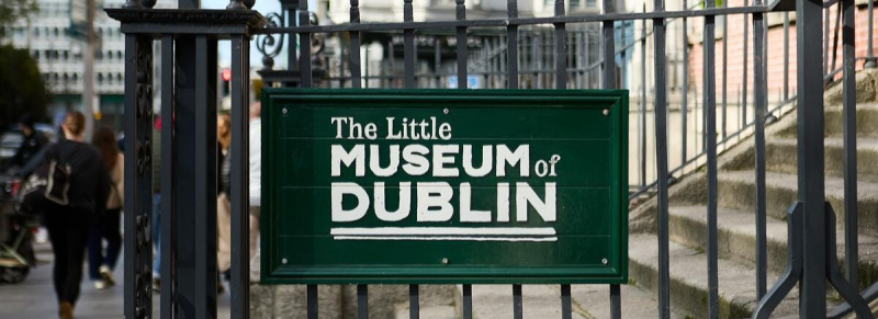 little_museum_of_dublin_sign_county_dublin_ti73h2p.jpg ( The Little Museum Du) little museum of dublin sign county dublin ti73h2p